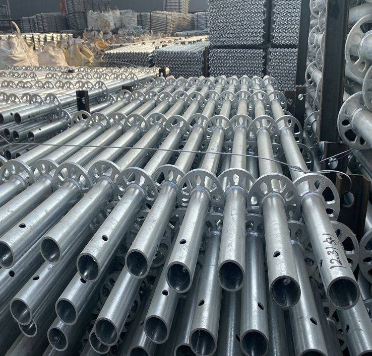 為什么盤扣腳手架比扣件式鋼管腳手架貴了2倍？ (圖1)